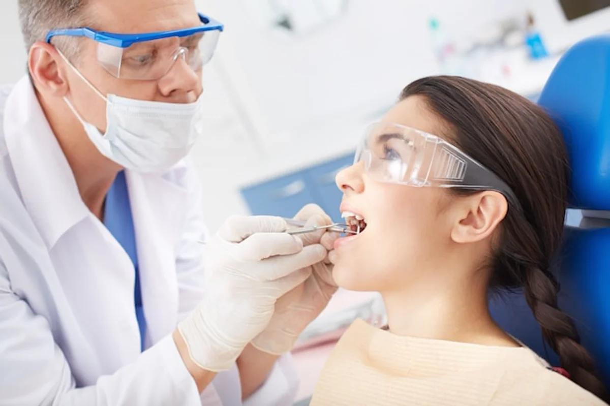 Contabilidade para Médicos e Dentistas PJ: O Guia Definitivo para Pagar Menos Impostos em 2026